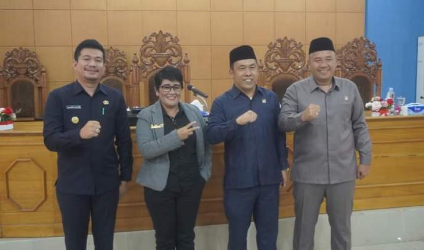 Wabup BU Bersama ketua DPRD Beserta Wakil ketua I, dan II,