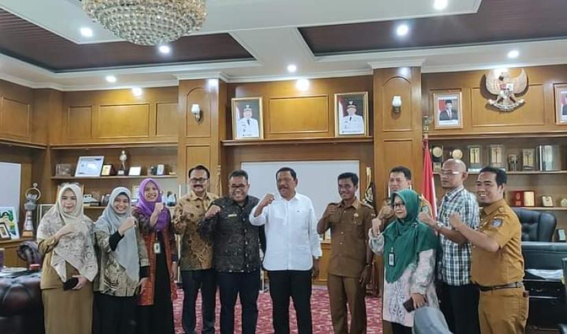 Bupati BU, Ir H MIAN  bersama Kepala Kanwil Direktorat Jenderal Pajak (DJP) Bengkulu dan Lampung