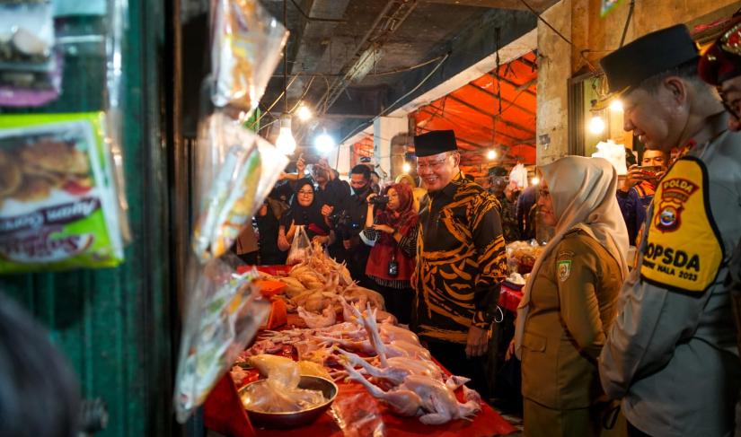 Gubernur Rohidin cek harga pangan jelang lebaran