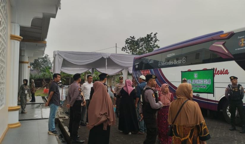 Calon Jemaah Haji dikawal Polres Kepahiang, Senin (12/06/2023).