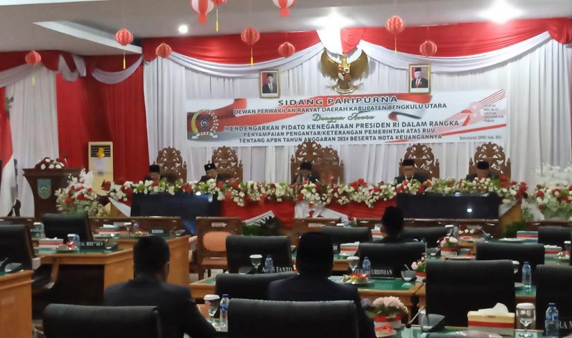 Ketua DPRD BU,Bersama Bupati dan wakil bupati serta unsur Tripika dan seluruh SKPD sebengkulu utara 