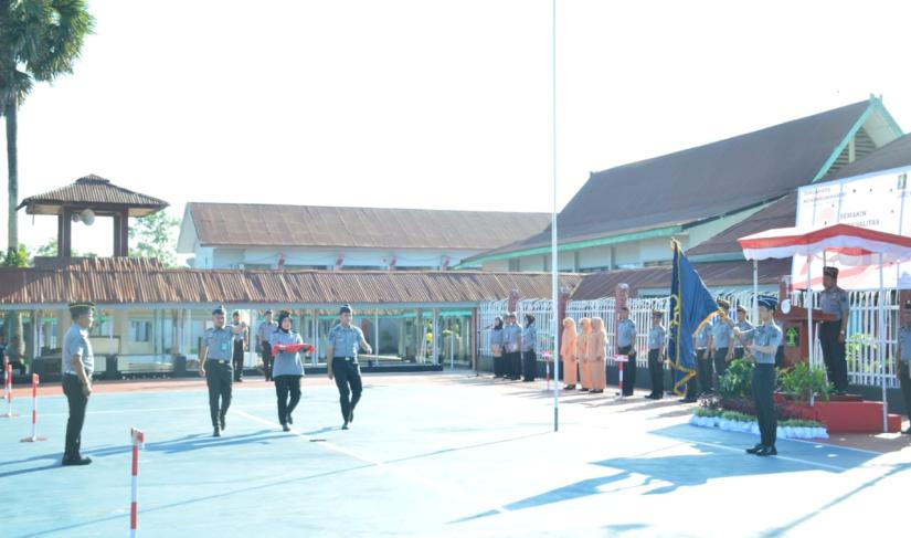 Lembaga Pemasyarakatan Kelas IIA Watampone menggelar upacara di lapangan tennis Lapas Watampone Jalan Yos Sudarso Kabupaten Bone Sulawesi Selatan, Senin (21/8/2023).