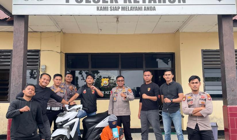 RS (23) warga Desa Air Sebayur Kabupaten Bengkulu Utara, yang dilaporkan melakukan pencurian pada 3 September lalu, akhirnya ditangkap polisi dilakukan pengejaran ke Kota Palembang. 