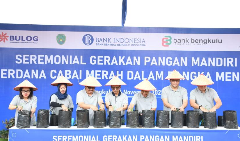 TPID dan BI Lakukan Gerakan Tanam Cabai Serta Peluncuran Toko Pangan ‘Ado Galo’, Sabtu (18/11/23).