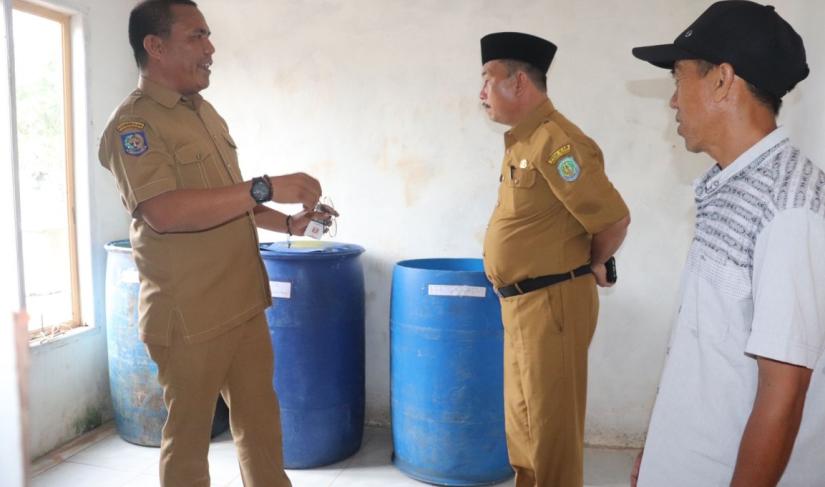 Dinas Lingkungan Hidup bekerjasama dengan BUMDes Cahaya Sakinah melaksanakan launching Bank Sampah Unit (BSU) 1 di Desa Ujung Karang Kecamatan Karang Tinggi, Selasa (21/11/2023).