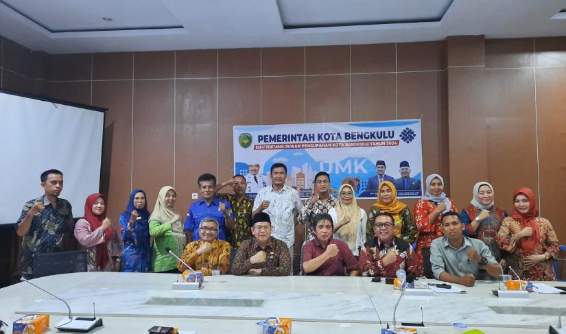 Rapat penetapan Upah Minimum Kota Bengkulu di Kantor Disnaker Kota Bengkulu, Jumat (24/11/23).