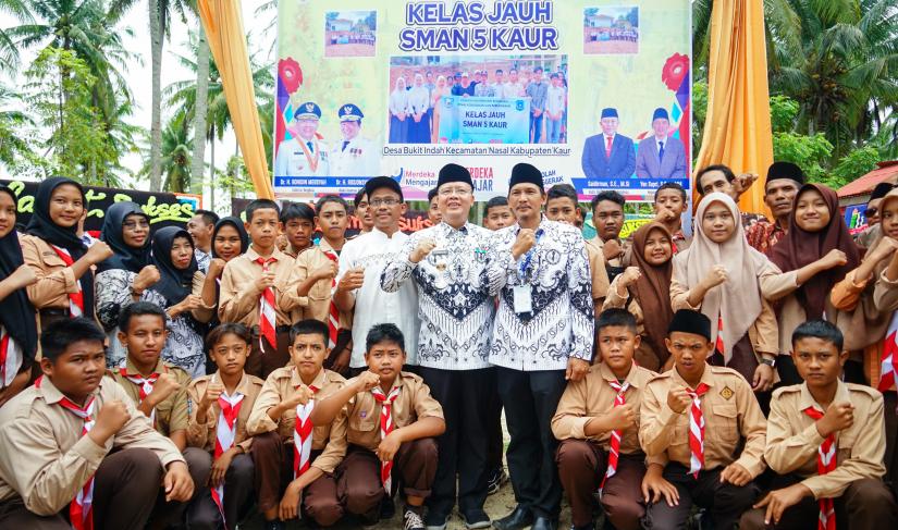 Gubernur Bengkulu Resmikan Kelas Jauh SMAN 5 Kaur.