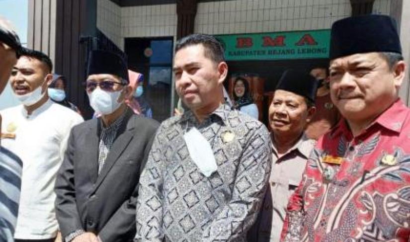 Adrian Wahyudi.
