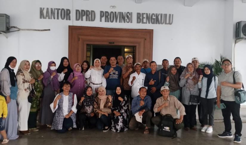 Kader Lingkungan - DPRD Finalisasi Rencana Peluncuran Bank Sampah.