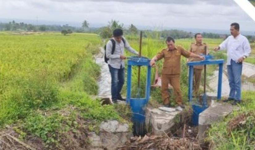 Tantawi Dali saat Sidak Bersama PUPR Bengkulu Ke Irigasi Kemumu