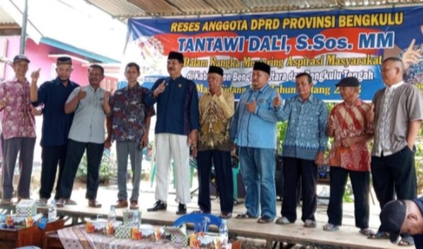 Tantawi Dali saat Bersama Masyarakat