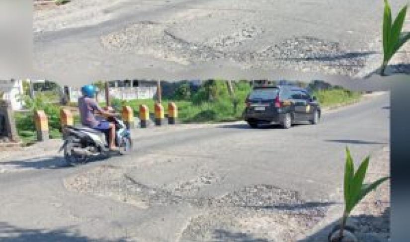 Tampak Jalan Provinsi Bengkulu Yang [Perlu Diperbaiki