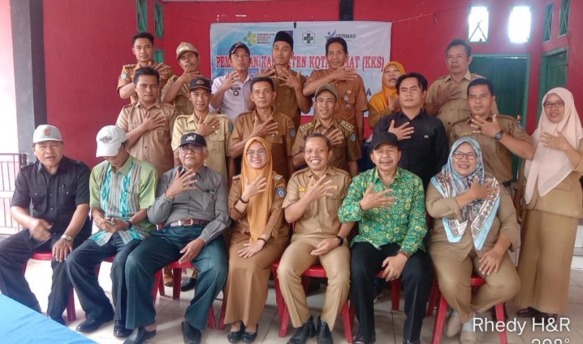 Kabag kesmas Dinas kesehatan bersama camat dan seluruh kepala desa sekecamatan lais BU 