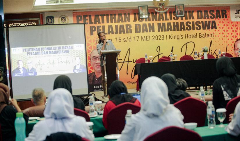 aringan Media Siber Indonesia (JMSI) Kepri menggelar Pelatihan Jurnalistik Dasar Pelajar dan Mahasiswa, Selasa (16/05/2023).