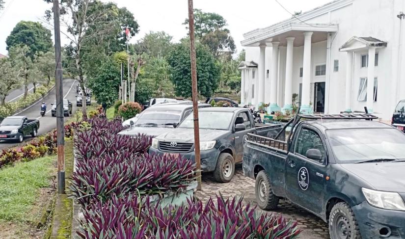 Kendaraan KPDT yang dipinjampakaikan pada OMS diketahui 3 unit menunggak pajak, Selasa (20/6/23).
