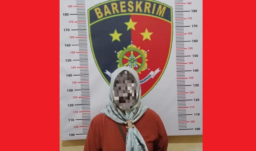 Petugas yang tergabung dalam Tim Satgas Tindak Pidana Perdagangan Orang Polres Kaur menangkap seorang perempuan berinisial Inga (44), warga Kabupaten Kaur, Jumat (16/6/2023) malam, sekira pukul 23.30 WIB.