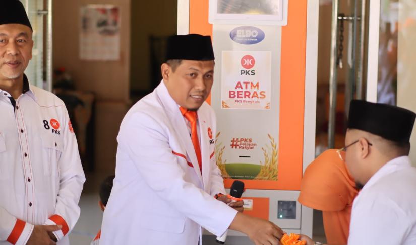 Moment HUT RI Ke 78, PKS Bengkulu Launching ATM Beras
