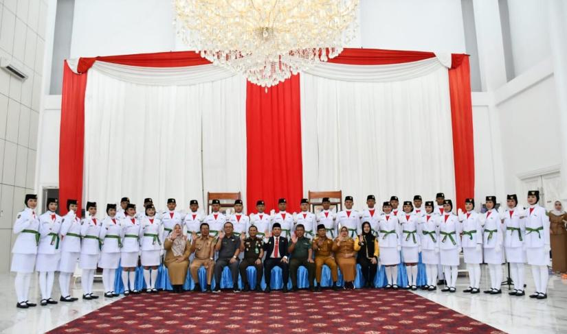 Wawali Dedy Wahyudi Kukuhkan 30 Anggota Paskibraka
