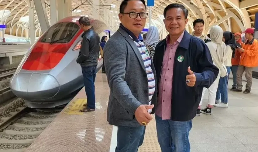 Zacky Antoni (kanan) bersama Ketua PWI Provinsi Bengkulu Marshal Abadi (kiri)