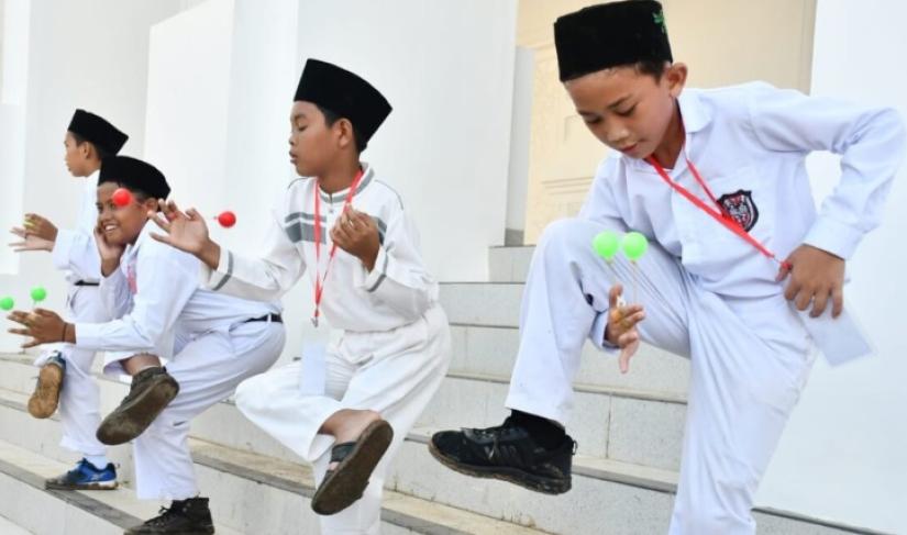 Lomba Lato-Lato Tingkat Dunia di Kota Merah Putih Berlangsung Seru