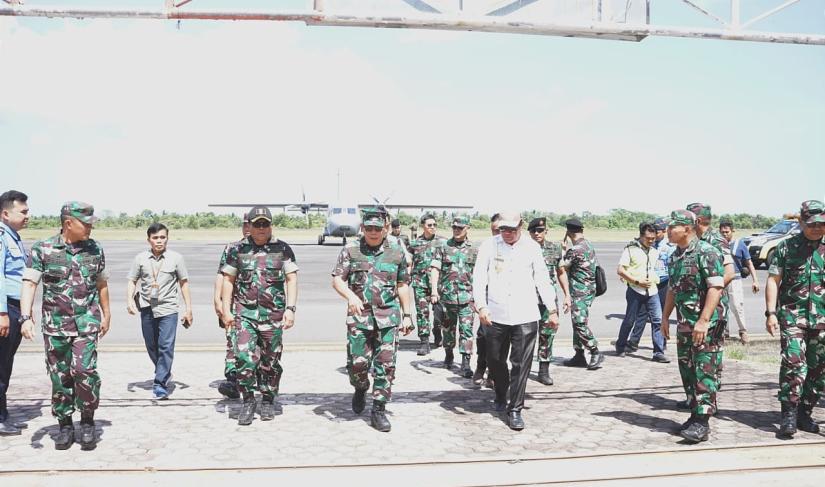 Wagub Rosjonsyah Dampingi Pangkogabwilhan I Tinjau Pelaksanaan Operasi Satgas Pulau Terluar Enggano