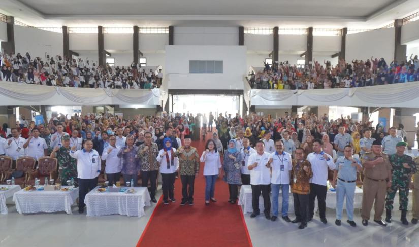 Gubernur Bengkulu Rohidin Mersyah dorong pelaku usaha mikro naik kelas dengan akses KUR dan pelatihan akbar 1000 nasabah PT. Permodalan Nasional Madani (PNM). 