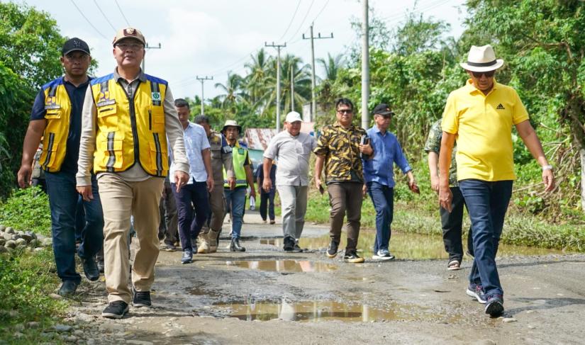 Gubernur Bengkulu Pastikan Jalan Simpang Tiga Tanjung Kemuning-Datar Lebar-Gunung Megang Diperbaiki untuk Cegah Kecelakaan