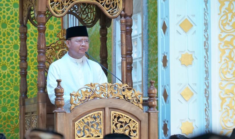 Gubernur Bengkulu Rohidin Mersyah memulai safari ramadhan di Kabupaten Rejang Lebong dengan menjadi khatib shalat Jum'at di Masjid Baiturrahman, Desa Sambirejo, Kec. Selupu Rejang, Kab. Rejang Lebong pada Jumat (31/3).