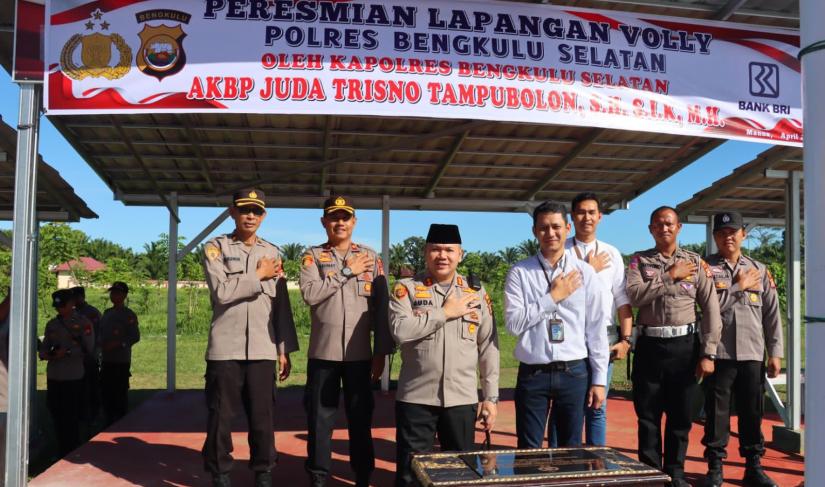 Kapolres Bengkulu Selatan, Resmikan Lapangan Volli Polres Bengkulu Selatan