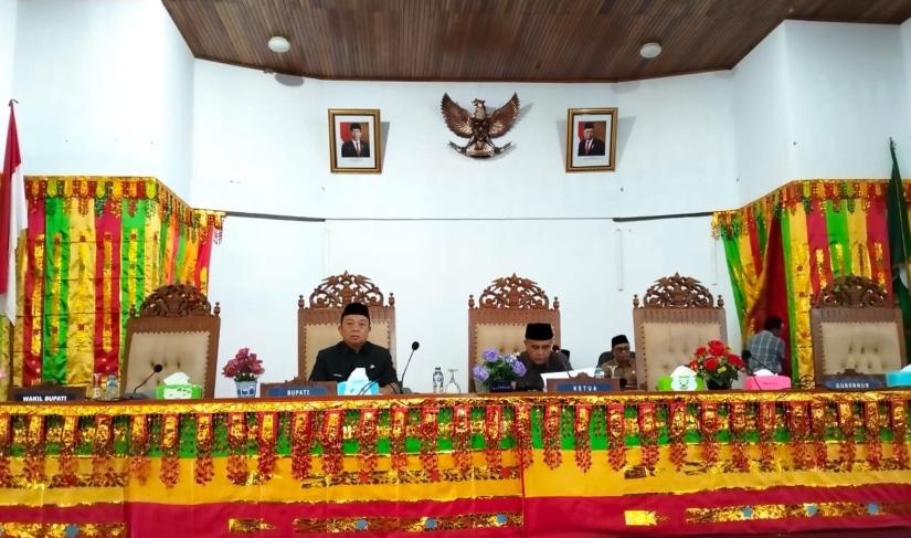 Paripurna Jawaban Eksekutif Atas Pandangan Umum Fraksi Tentang 6 Raperda tahun 2023