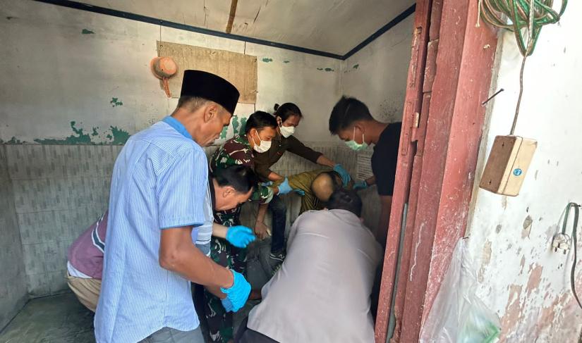 warga asal Pariaman Sumatera Barat yang tinggal di Desa Air Dingin Kecamatan Kaur Selatan Kabupaten Kaur, ditemukan meninggal dunia ditempat tinggalnya pada Minggu (17/9/2023) pagi sekira pukul 09.00 WIB.