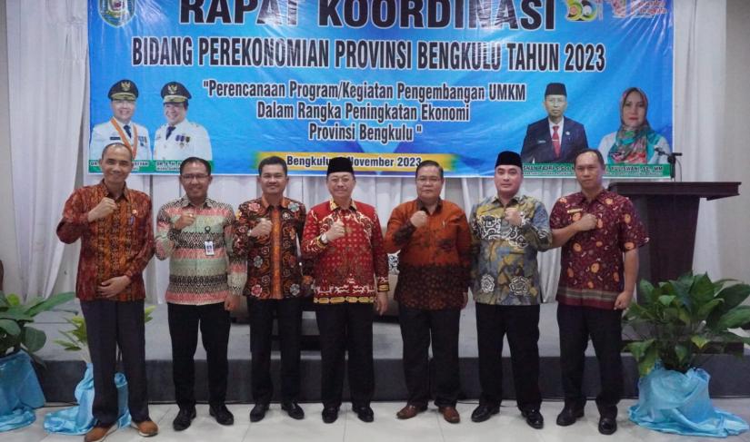 Rapat Koordinasi Bidang Perekonomian Provinsi Bengkulu Tahun 2023, di ballroom salah satu hotel kawasan Pantai Panjang Bengkulu, Kamis (09/11). 