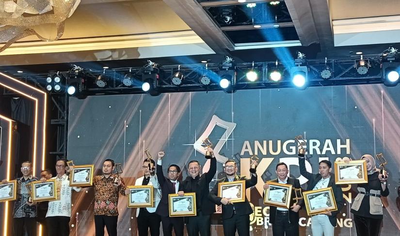  Komisi Penyiaran Indonesia (KPI) Pusat menggelar acara Anugerah KPI 2023 di Jalan Jenderal Sudirman, Kav. 10-11 Jakarta Pusat, Minggu 26 November 2023 malam.