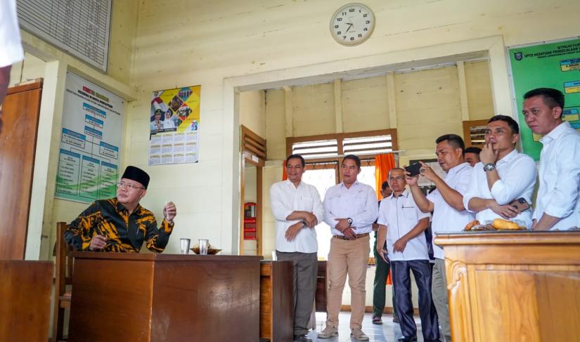 Gubernur Bengkulu Saat Nagntor Hari Pertama usai Libur Lebaran di Rejang Lebong