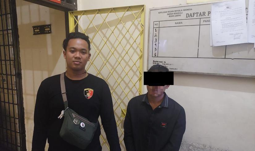 Pemuda 28 tahun diamankan Polisi setelah berhasil kabur atas kasus percobaan perkosaan, kemarin.