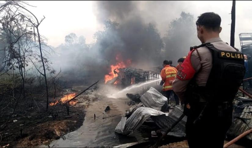 2 Gudang Minyak Ilegal Meledak di Sumsel Foto/Dok Net