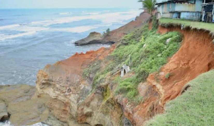 Abrasi  Pantai Didusun Raja Lais