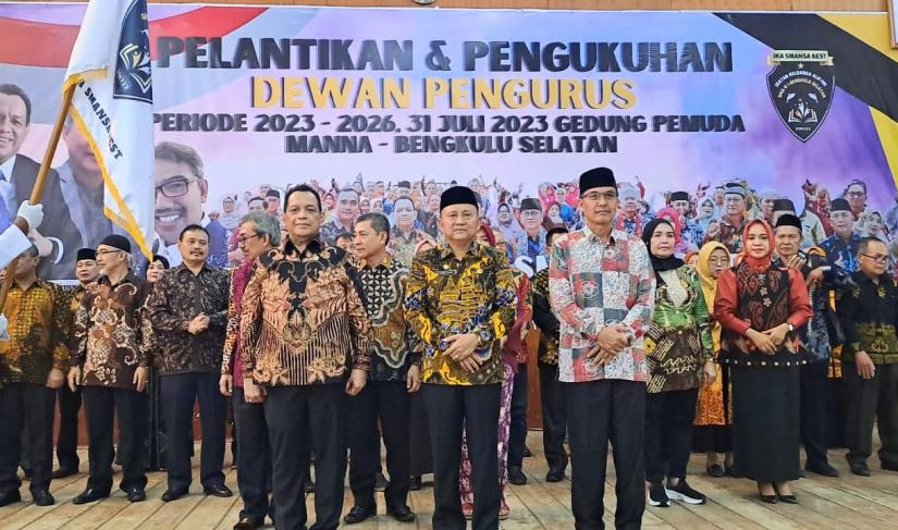 Pelantikan Pengurus IKA Smansa Best, Gubernur Rohidin Minta Ikatan Alumni Saling Peduli
