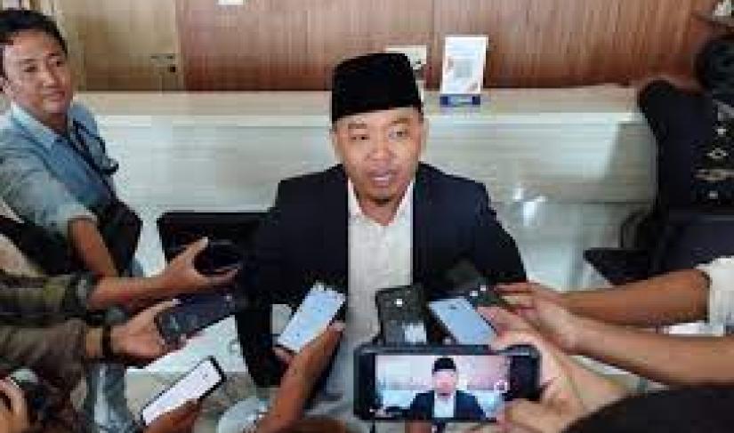 Dempo Xler saat Diwawancarai Wartawan Foto/Dok