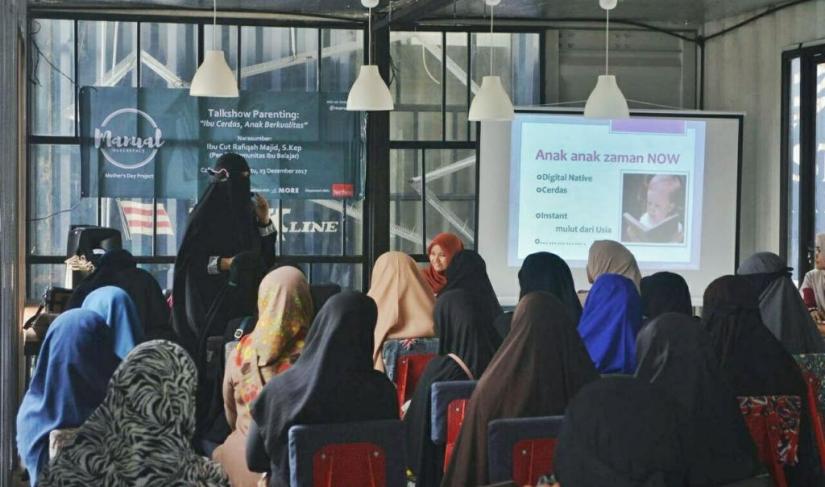 Uztadzah Ummu Jihad Rafiqa Majid, mengisi materi. (Doc:red123)
