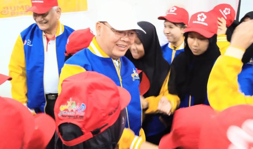 Lepas Kontingen Jumbara PMR ke Lampung, Gubernur Rohidin: Seorang Juara Tidak Harus Jadi Pemenang