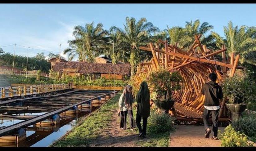 Taman Wisata Edukasi Queen Aviari Kota Bengkulu.