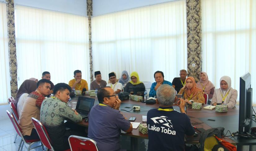 Rapat pembahasan rencana penataan Danau Dendam Tak Sudah, di Balai Prasarana Permukiman Wilayah Bengkulu, Jumat (3 Mei 2024).