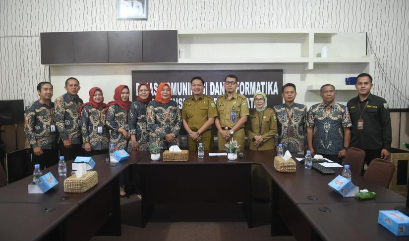 Dinas Komunikasi Informatika dan Statistik (Diskominfotik) melakukan studi tiru ke Dinas Kominfo Provinsi Sumatera Selatan, Senin (13/5/2024).