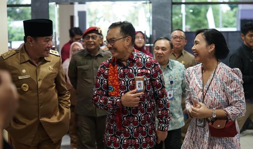 Wagub Rosjonsyah Dampingi Kepala BKKBN Sosialisasikan KB Pasca Melahirkan di Bengkulu, 8 Mei 2024.