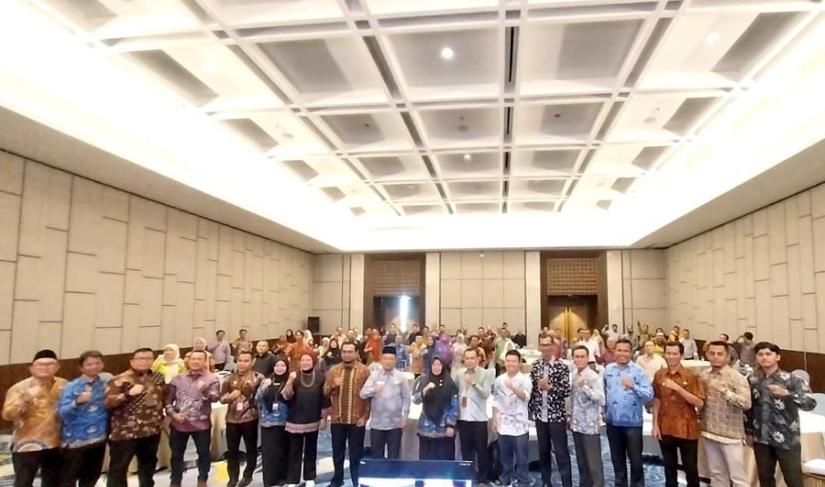 Dinas LHK bersama stakeholder terkait lainnya usai diskusi optimalisasi tata lingkungan menuju investasi hijau. (Aswari~PenaRafflesia.Com)