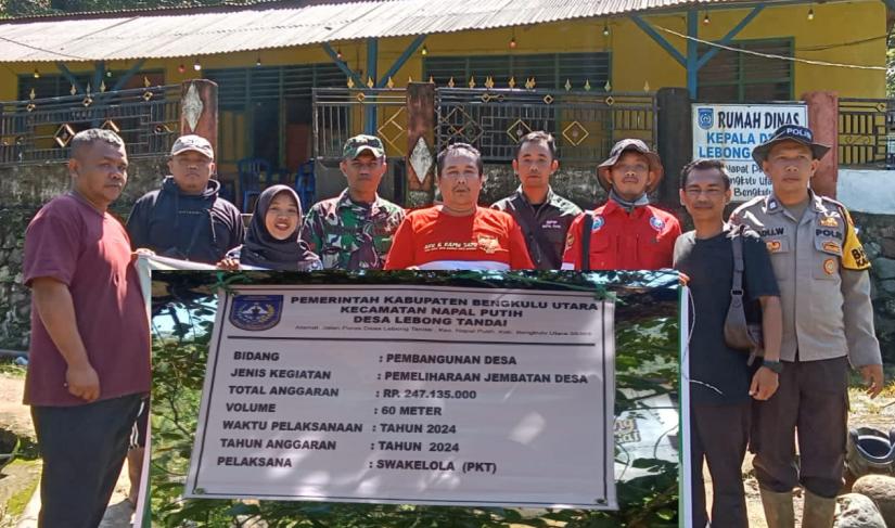 Titik nol pembabgunan perehapan jembatan milik desa, desa lebong tandai kecamatan Napal putih. " Redy Penarafflesia.com "