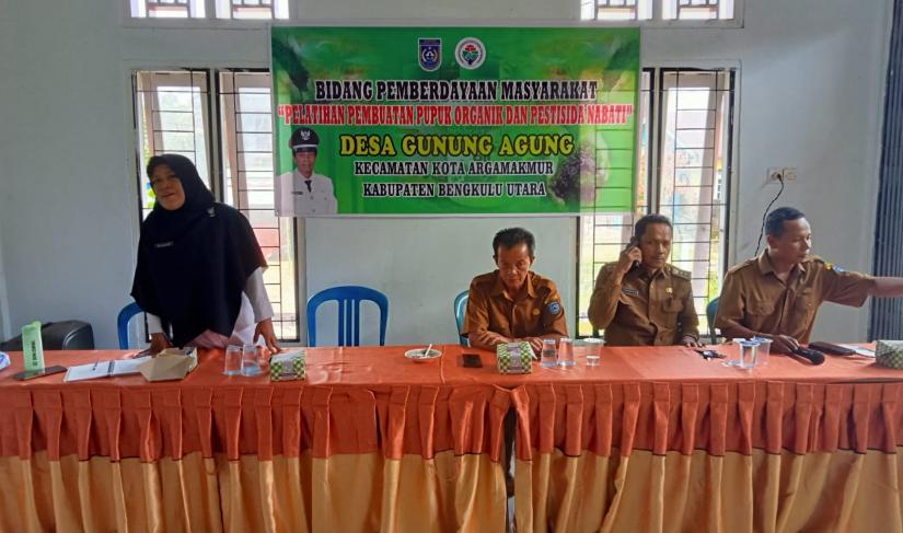 Pelatihan pembuatan pupuk organik dan pestisida nabati bidang pemberdayaan masyarakat,"Redy Penarafflesia.com"