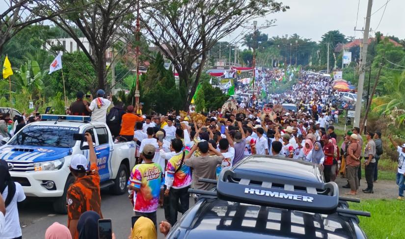 Ribuan Simpatisan dan Partai Politik iringi Erjon Daftar ke KPU Seluma 