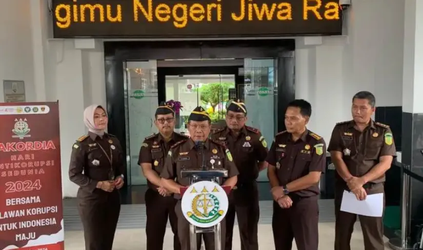 Kepala Kejaksaan Tinggi Bengkulu Bengkulu, Syaifudin Tagamal konferensi pers akhir tahun 2024, Senin (9/12/2024).